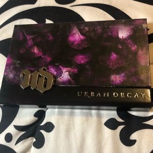 Urban decay shadow box
